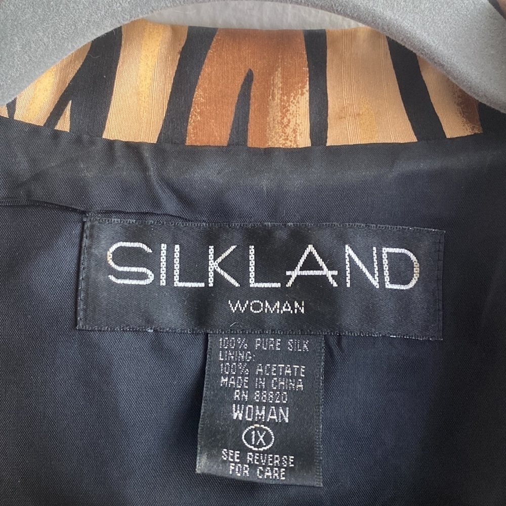 Silkland Animal Print Tiger 100% Silk Blouse Top Button down Shirt size 1X - Picture 2 of 5